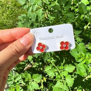 Beautiful Red Clover Earrings for Minimalistic Chic Luxury Style